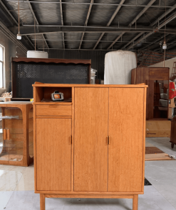 Tủ giày gỗ cánh sọc hiện đại VBG04